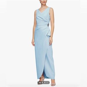 Beautiful drape cocktail dress. Like new condition 4P